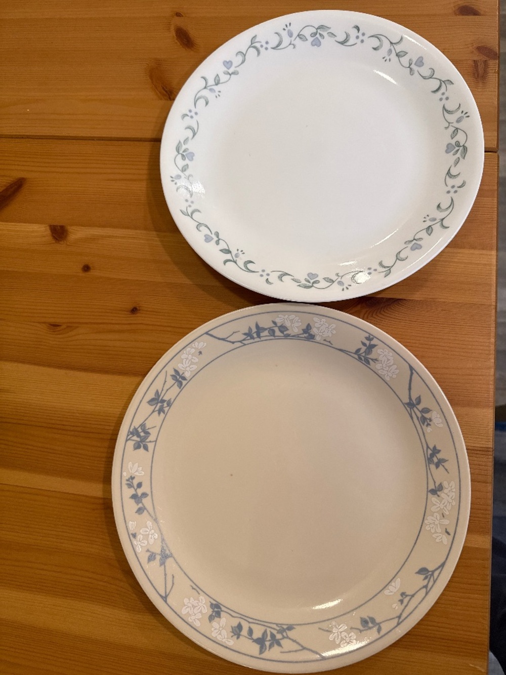 CORELLE plates x 4
